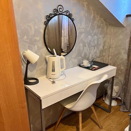 Hostel Homies Inn Celiny  Екстериор снимка