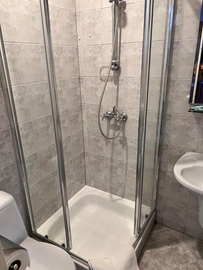Hostel Homies Inn Celiny  Екстериор снимка