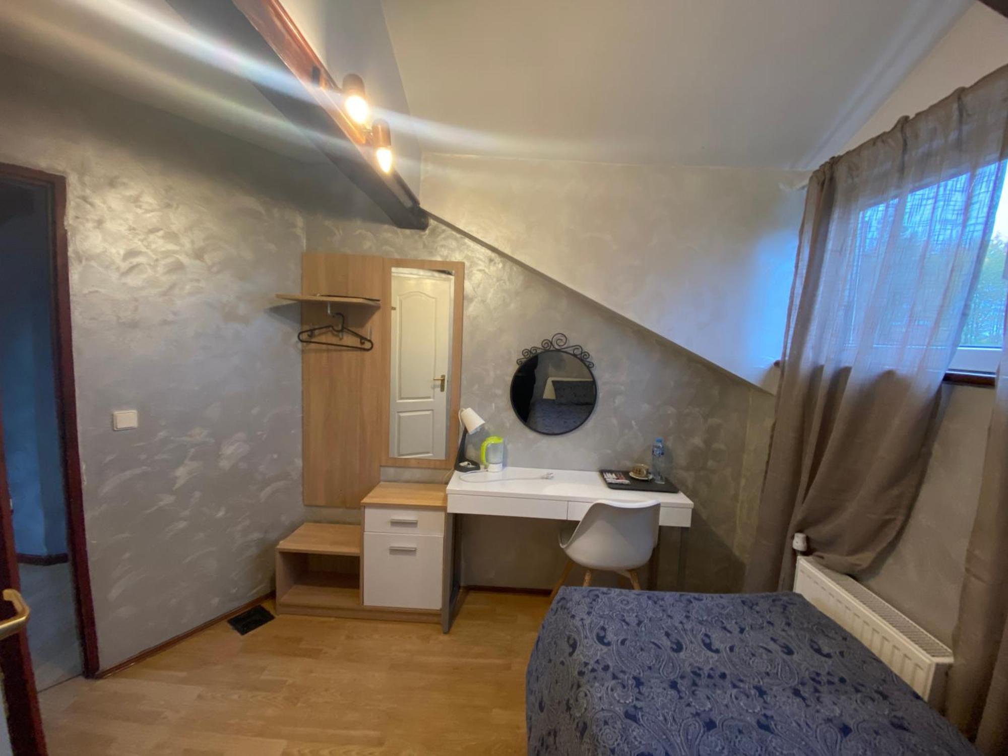 Hostel Homies Inn Celiny  Екстериор снимка