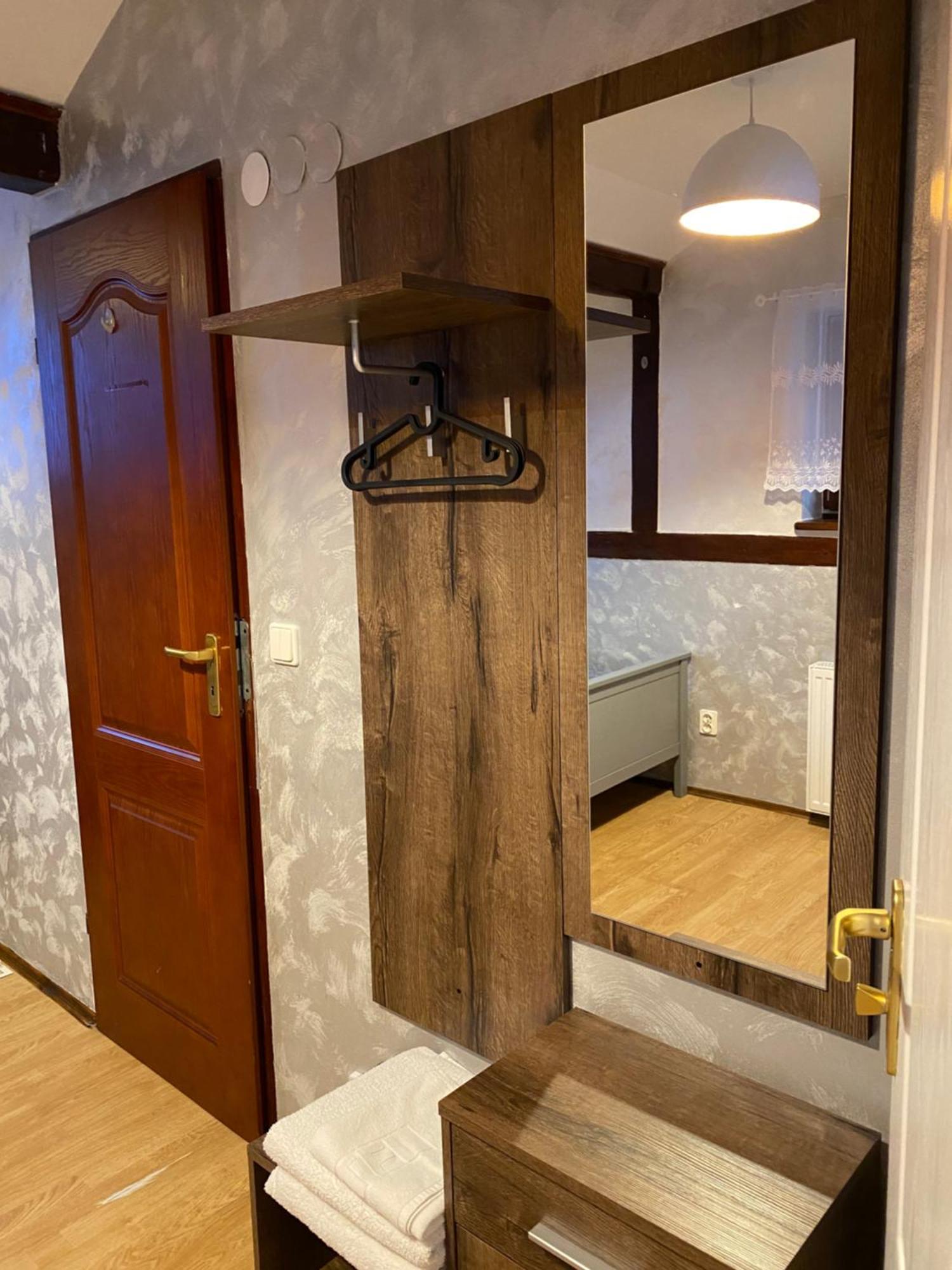 Hostel Homies Inn Celiny  Екстериор снимка