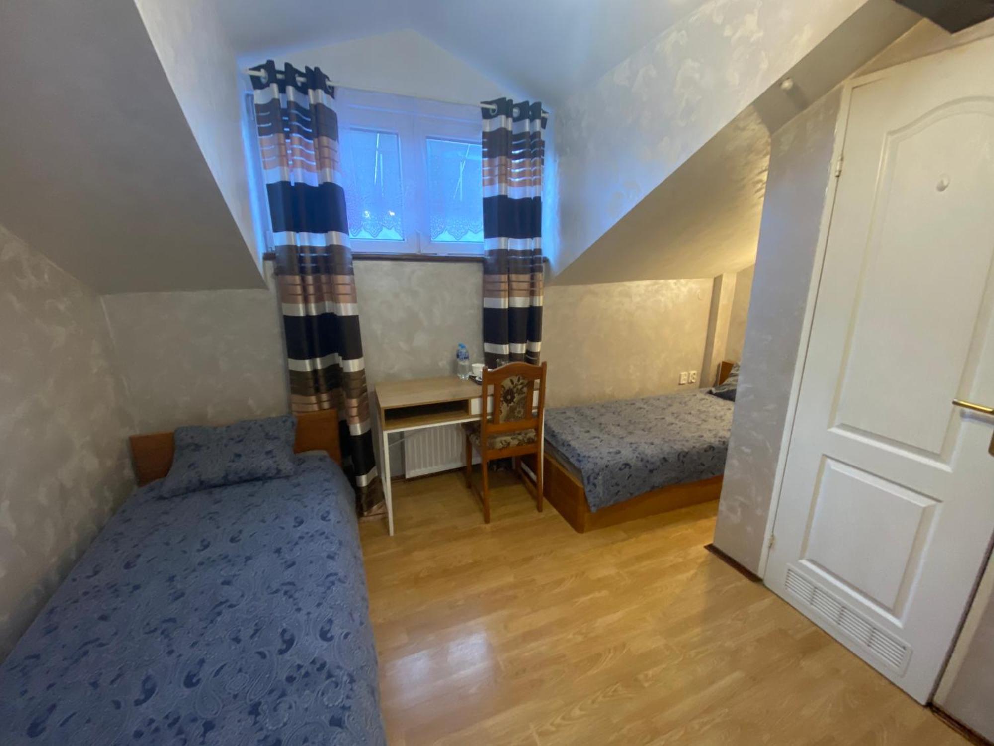Hostel Homies Inn Celiny  Екстериор снимка